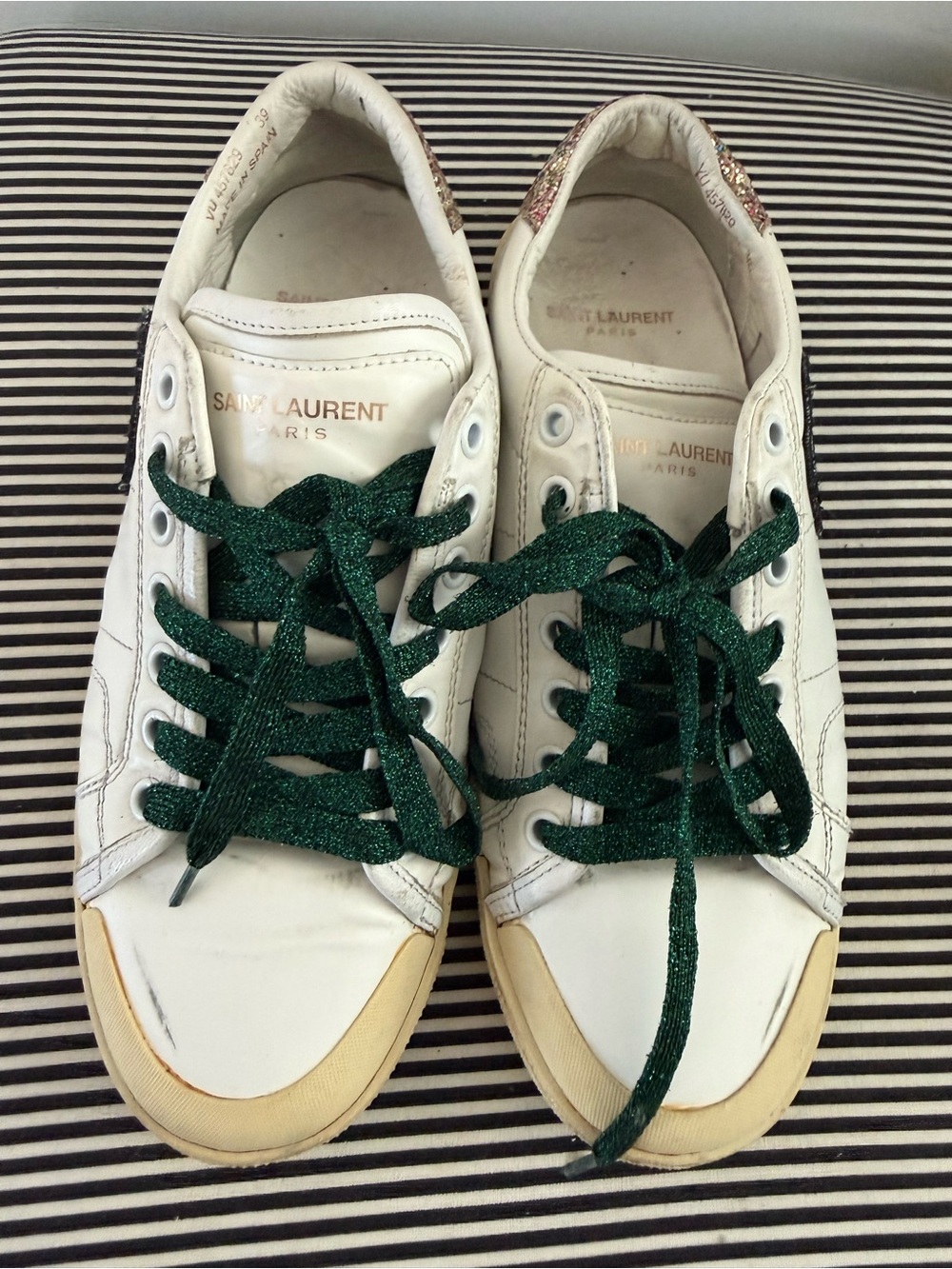 SAINT LAURENT 🤍 Leather Sneakers with Emerald Green Glitter Laces 💎 PATCH
